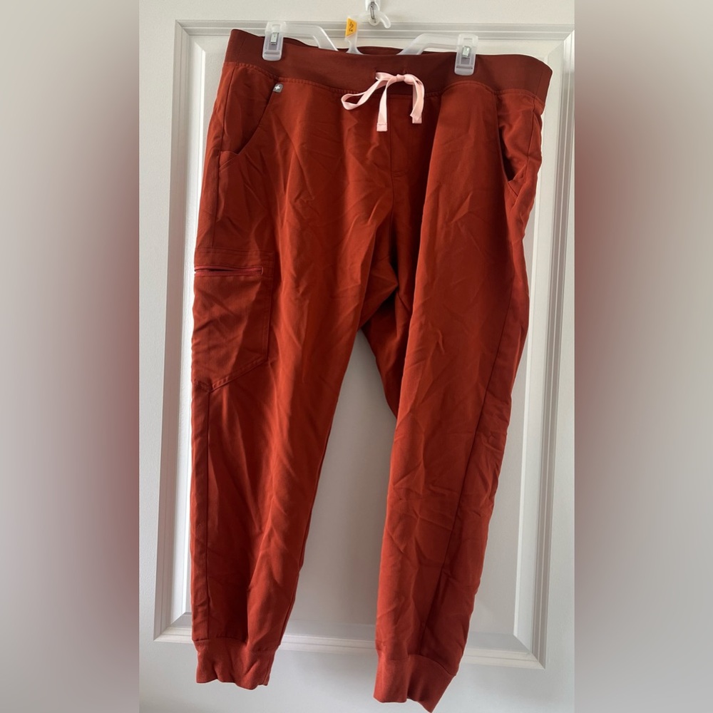 Figs Zamora jogger scrubs XL petite auburn women’s scrubs